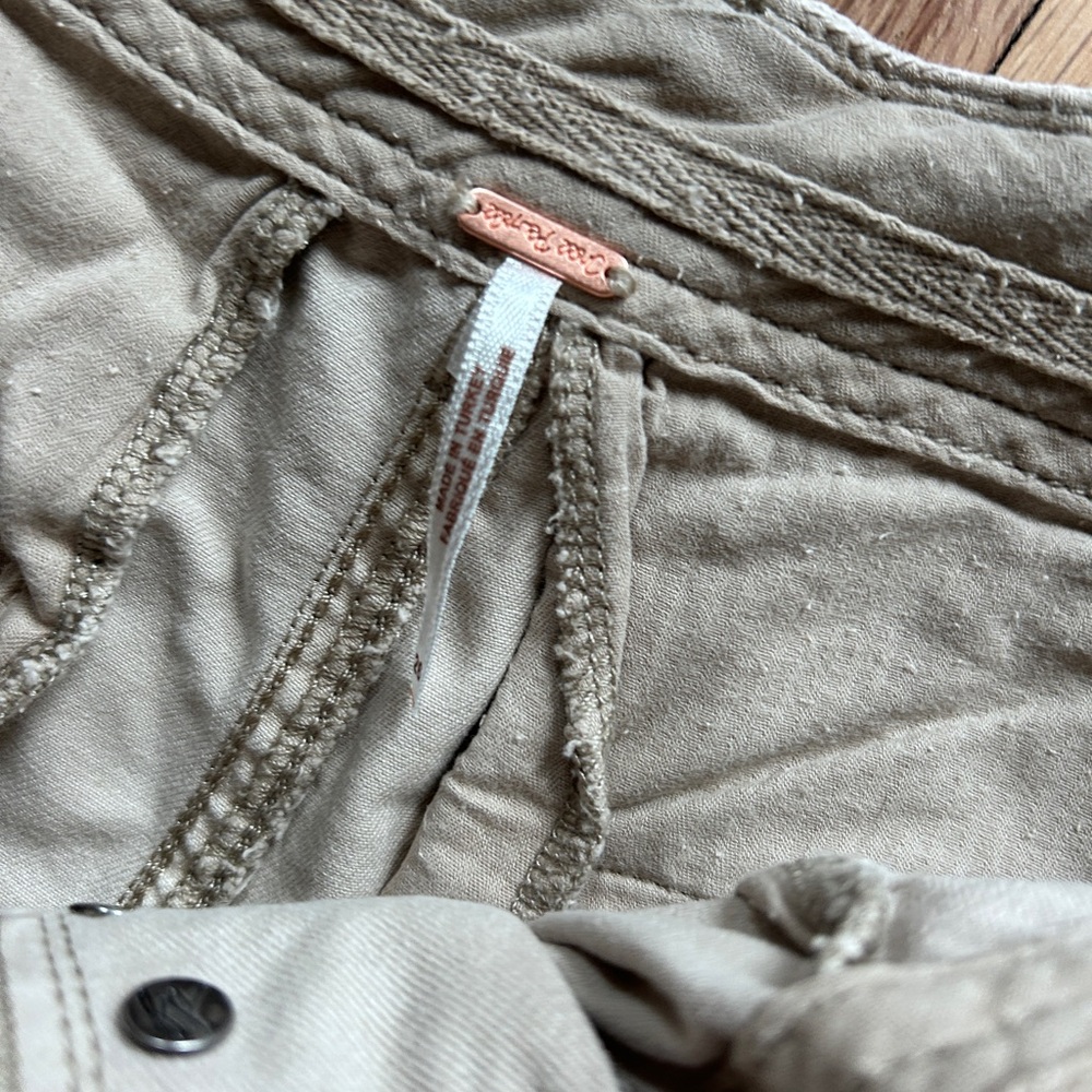 Free People Khaki Pants. Size 26. Great condition. Button fly. - Picture 4 of 4